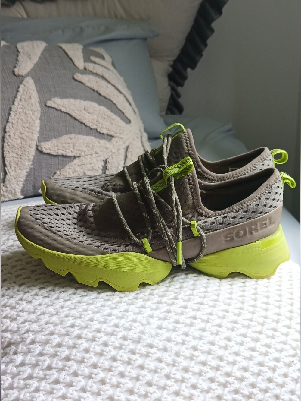 Sorel Olive and Neon Yellow Slip-On Athletic Sneakers Gray Size 7.5